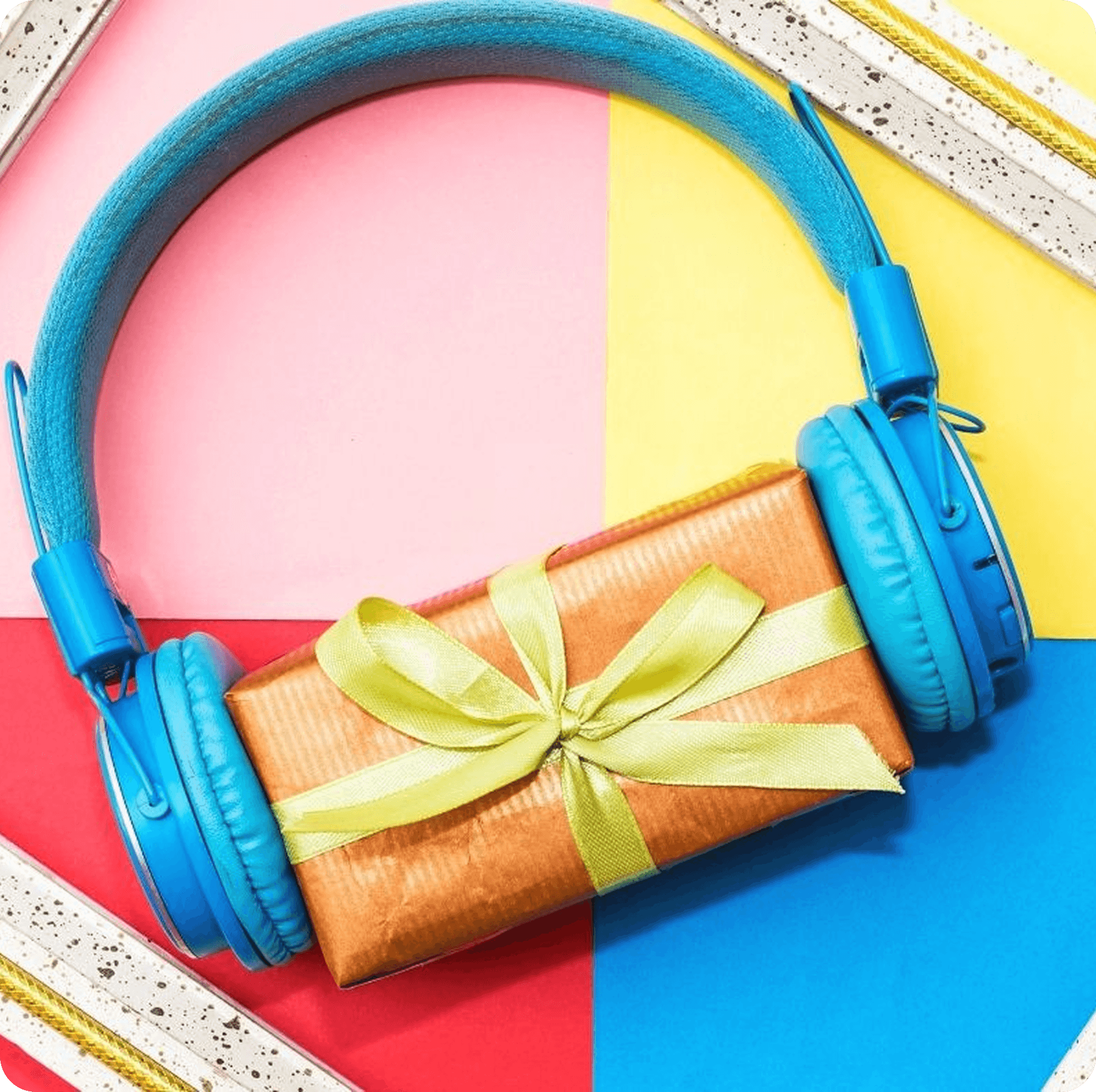 Fone azul com presente